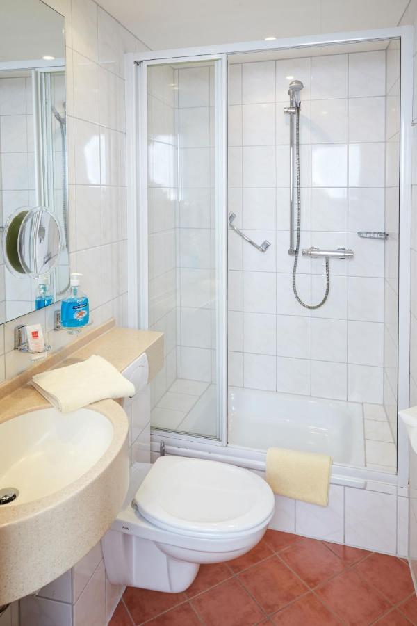 Hotel-Restaurant Maas Lutzerath Екстер'єр фото