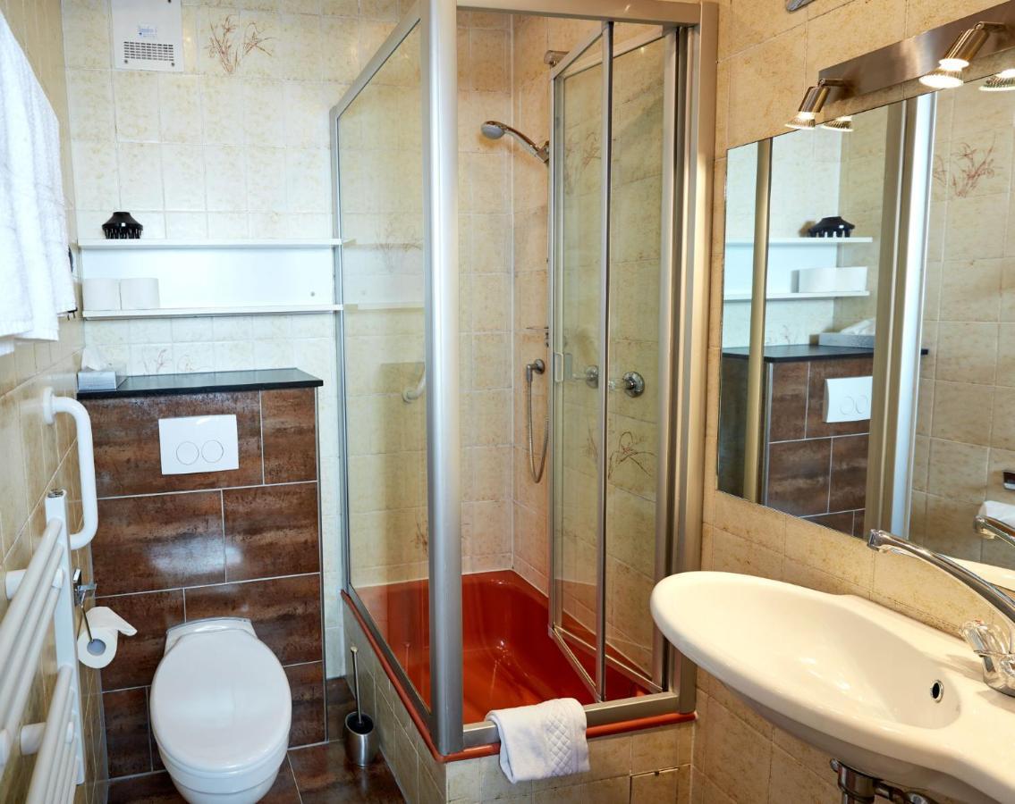 Hotel-Restaurant Maas Lutzerath Екстер'єр фото